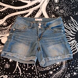 Size 11 No boundaries Jean shorts